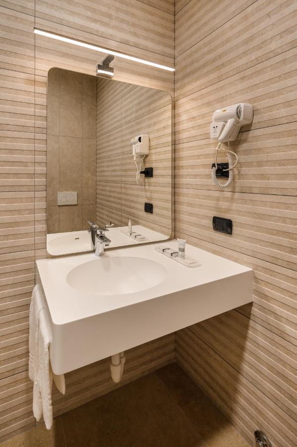 Hotel Cora คาราเต บริอันซา ภายนอก รูปภาพ