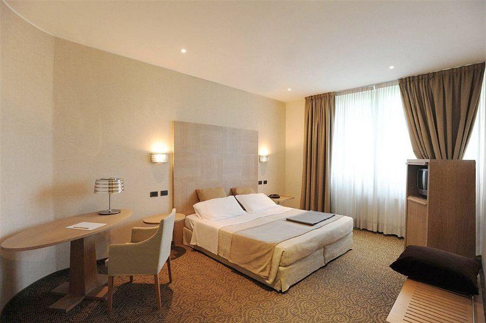 Hotel Cora คาราเต บริอันซา ภายนอก รูปภาพ