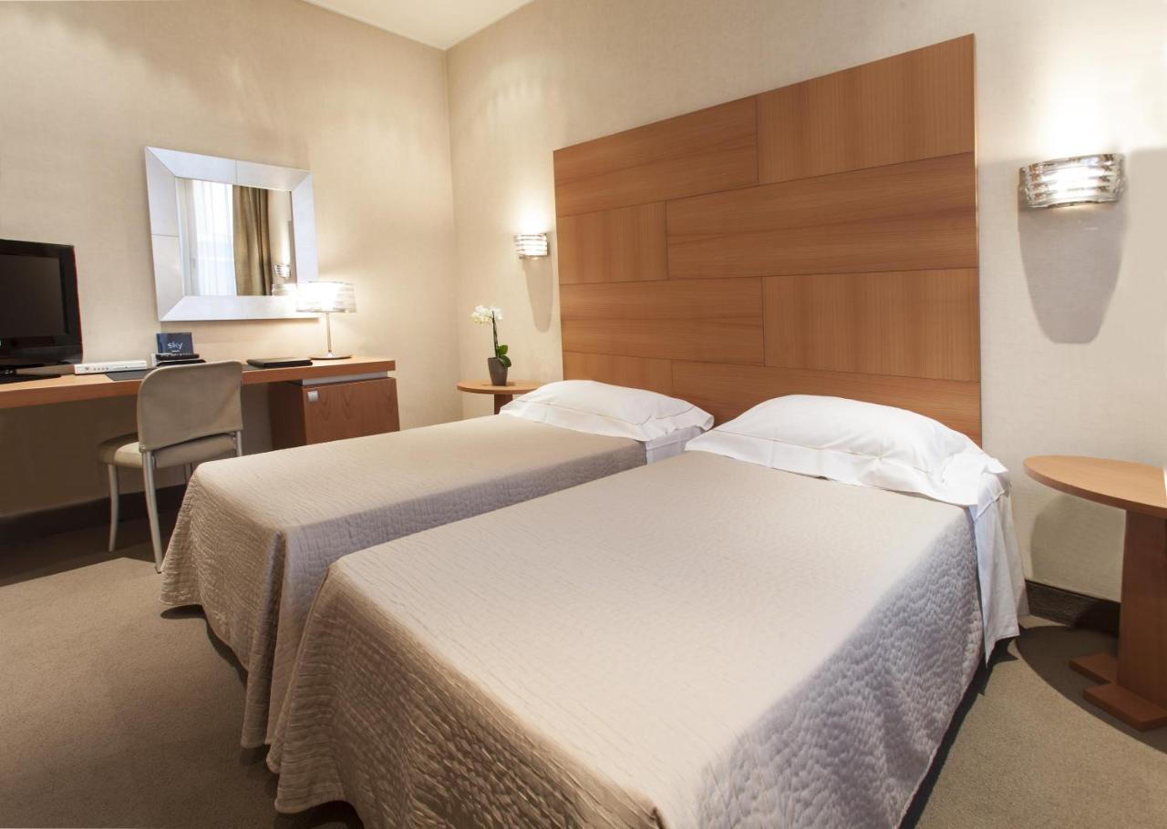 Hotel Cora คาราเต บริอันซา ภายนอก รูปภาพ