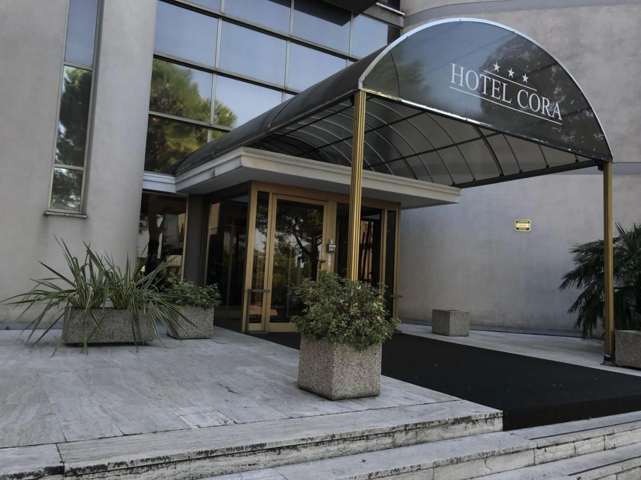 Hotel Cora คาราเต บริอันซา ภายนอก รูปภาพ